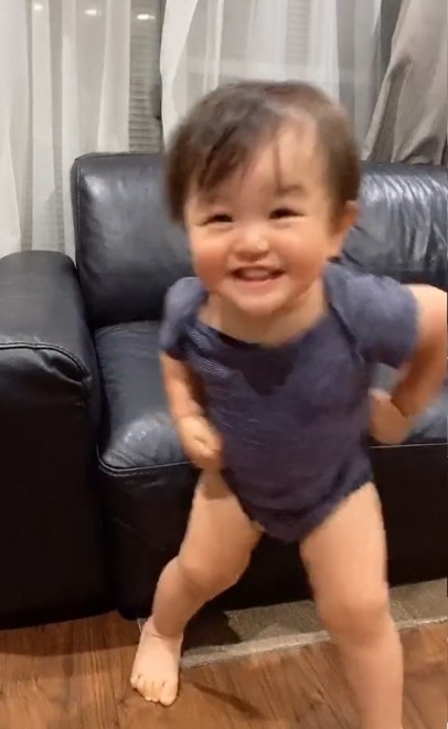 天使キッズ 2才児の謝る気がない ごめんなサイドステップ 動画に反響 秒で許す 他人の子見て初めて可愛いと思った Eltha エルザ